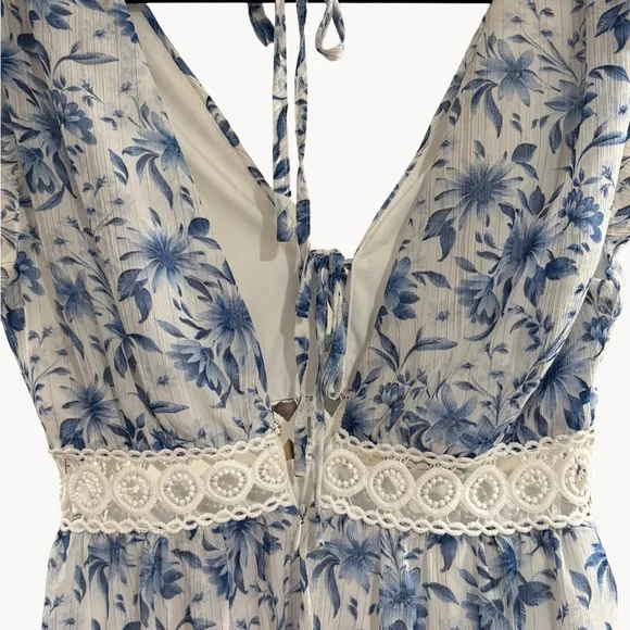✨ Don’t Miss Out! Lulus Blue Floral Open-Back Dress – X
Midi Dress - Picture 4 of 8